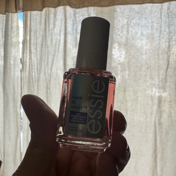 essie Hard To Resist Nail Strengthener Treatment - Picture 8 of 9